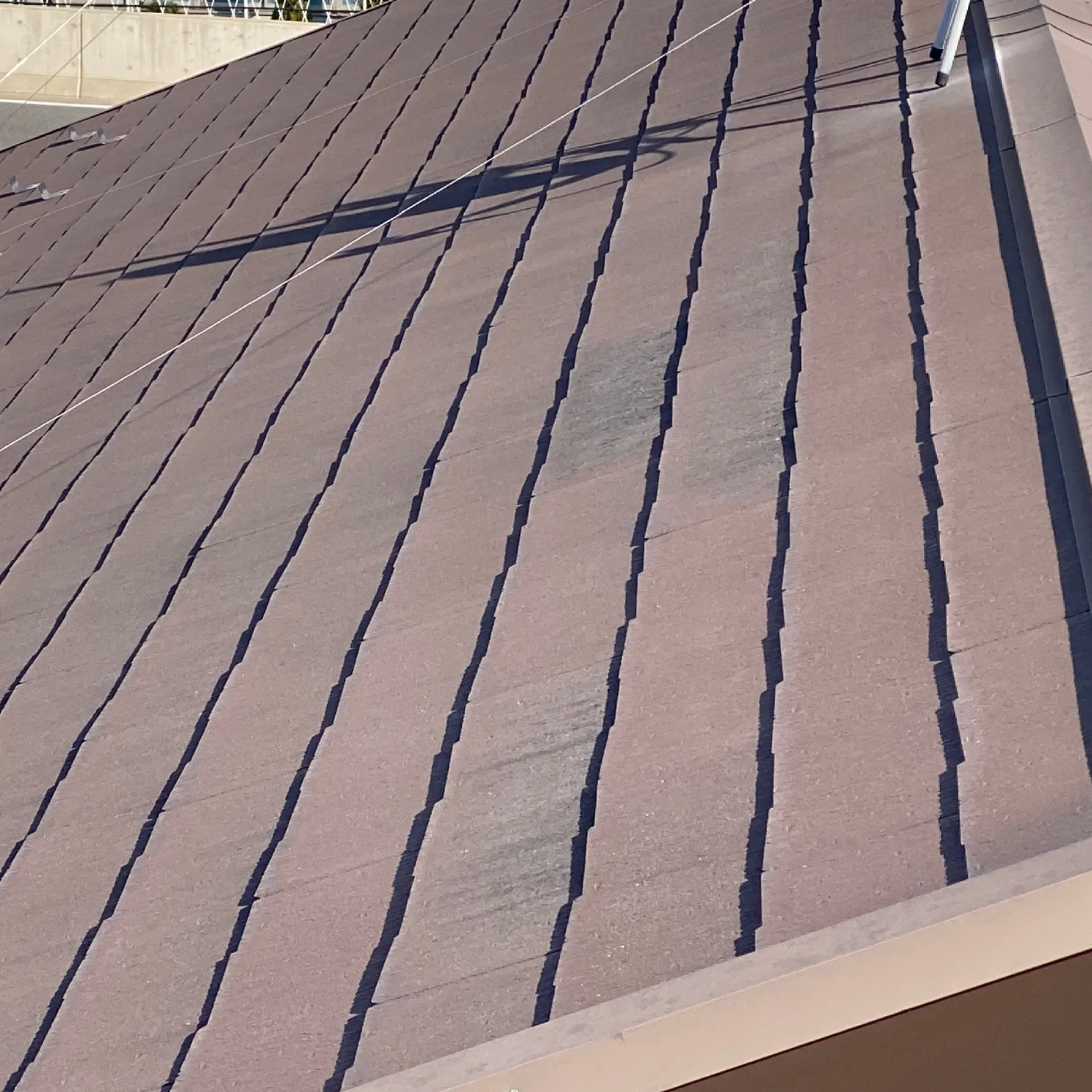 施工前 / 屋根西面　色褪せ