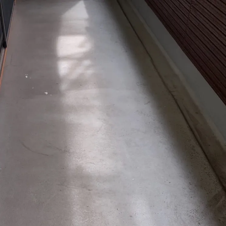 ベランダ防水工事 / 3.ベランダ床　ケレン　施工後