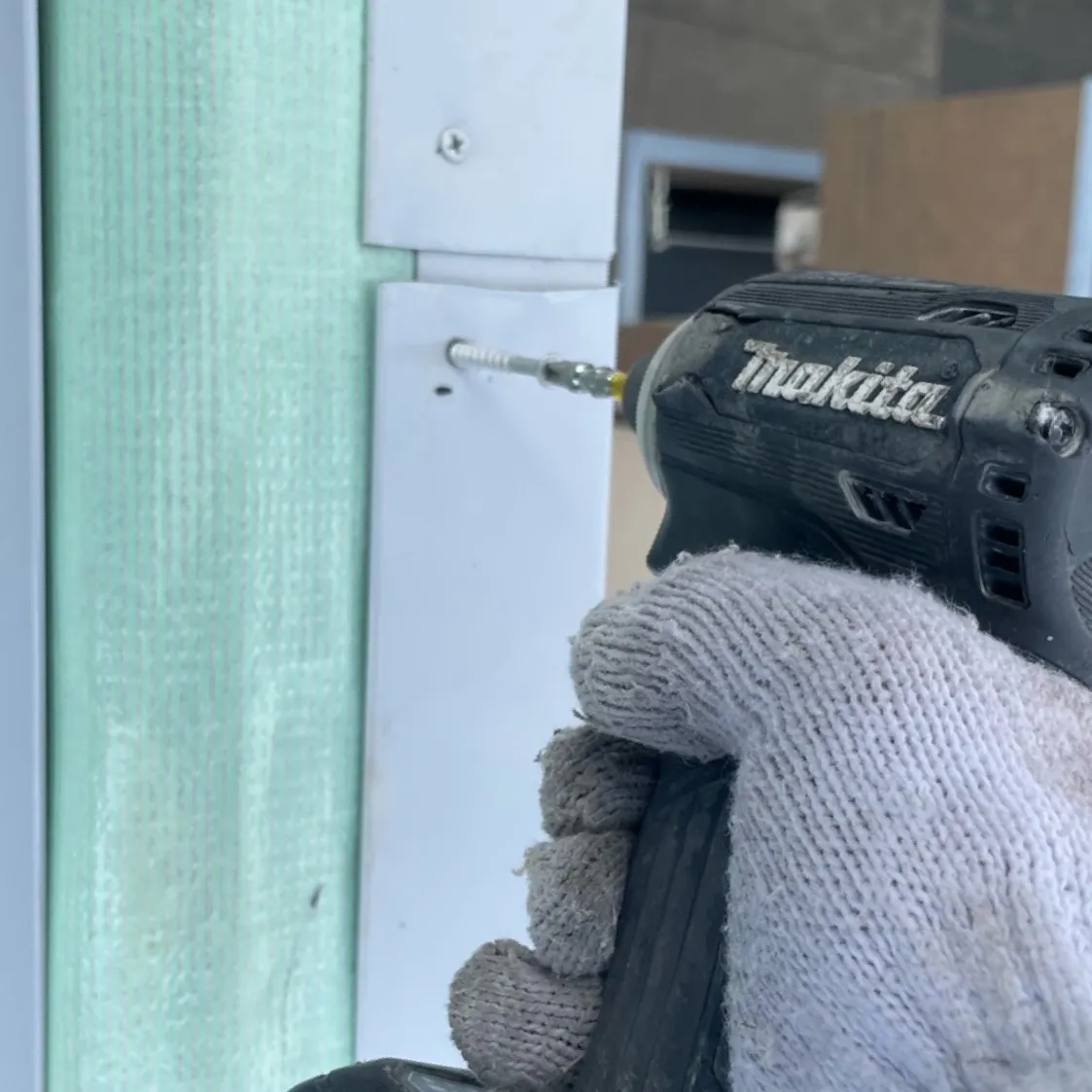 屋上防水工事 / 6.塩ビ鋼板取付