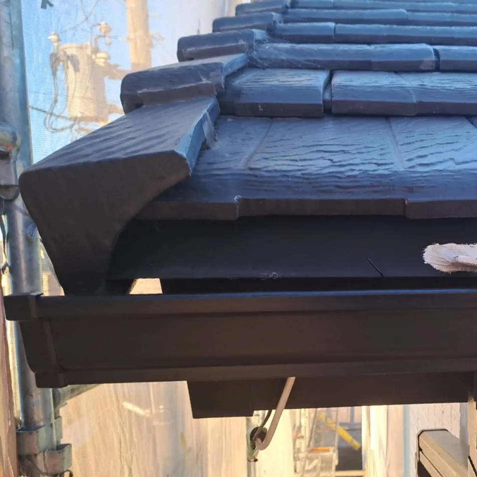 唐草板金塗装工事 / 下塗り