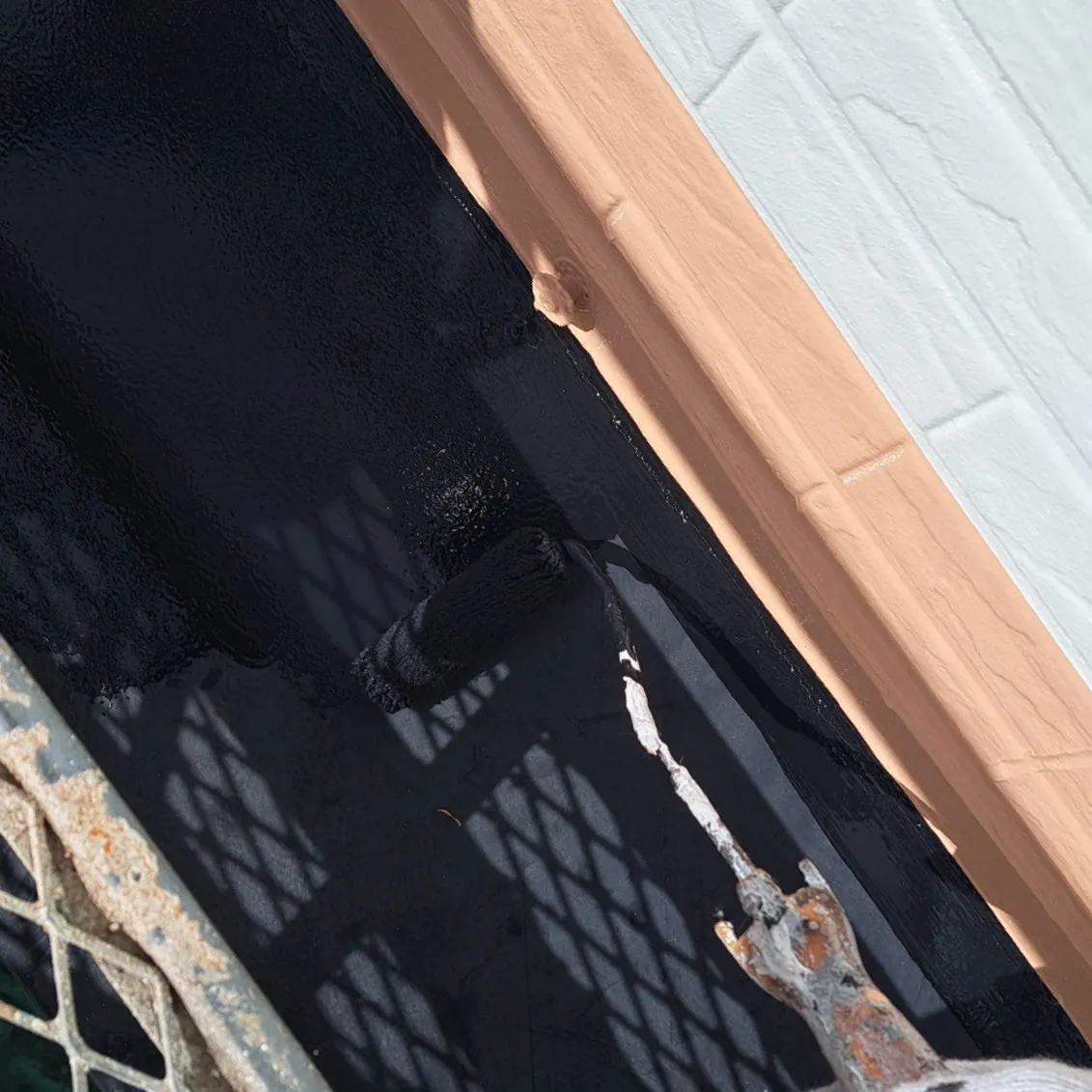 庇塗装工事 / 上塗り