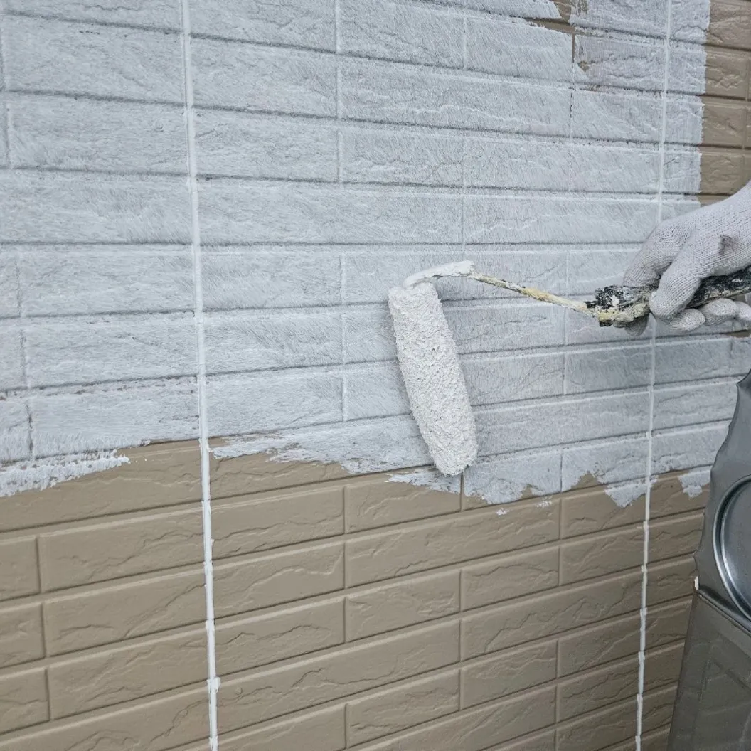 外壁塗装工事 / 下塗り