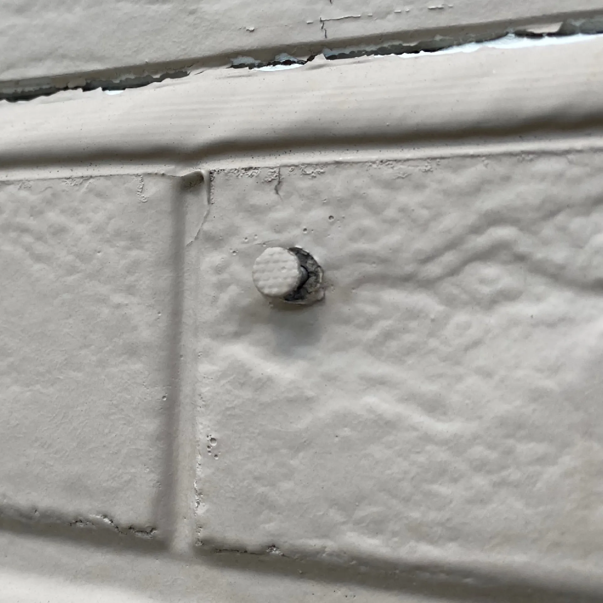 施工前 / サイディング　釘の浮き