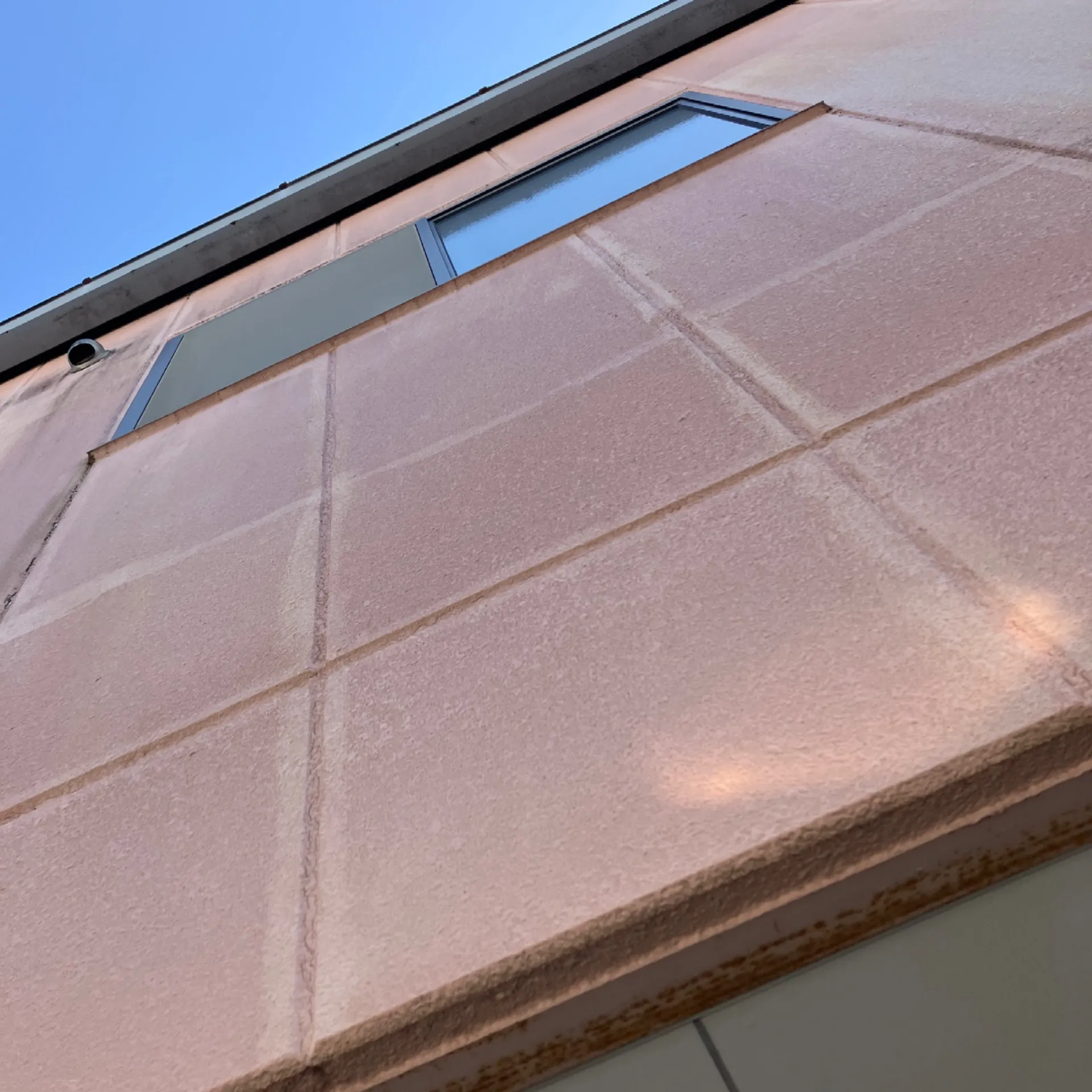 施工前 / ALC外壁　塗膜の劣化