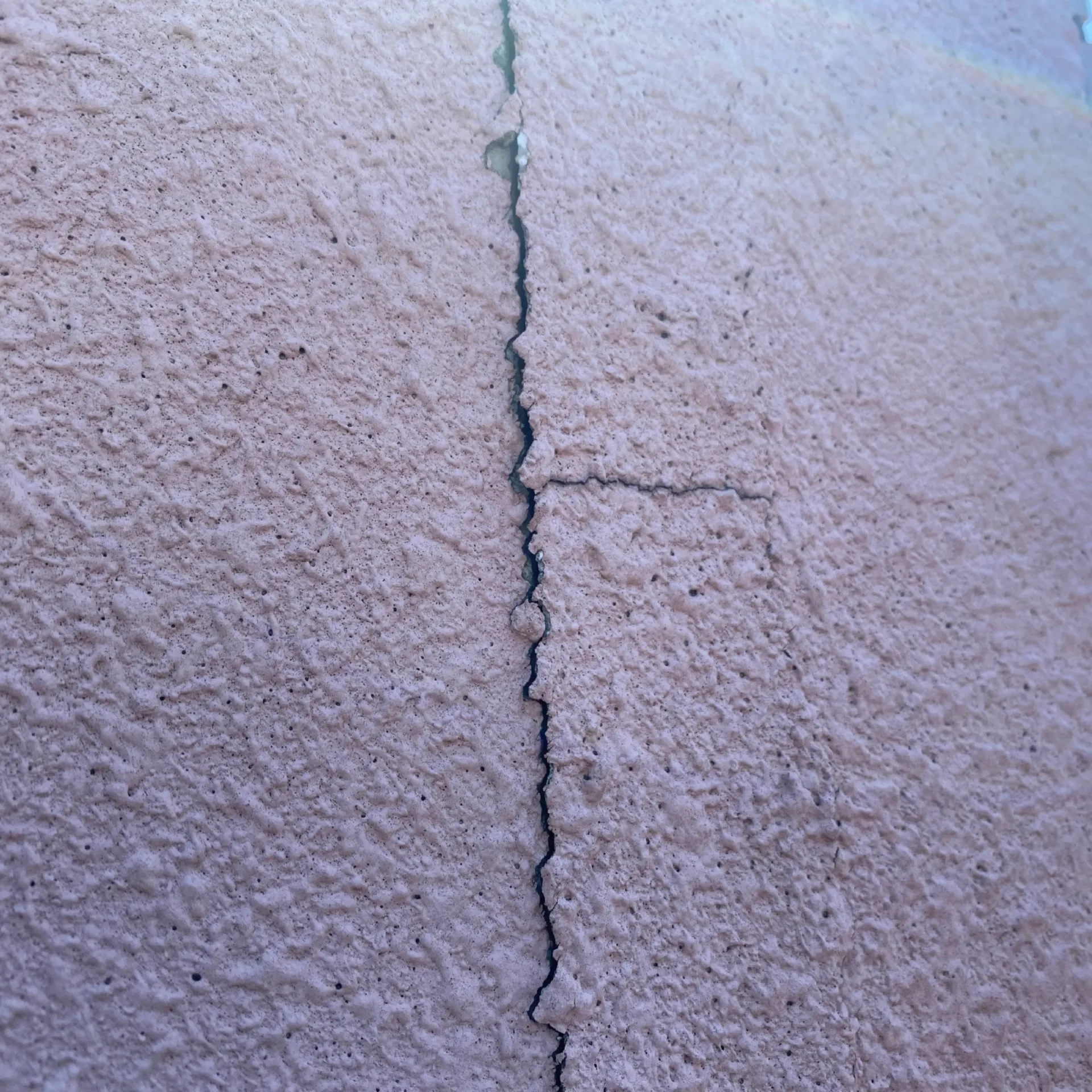 施工前 / ALC外壁　目地クラック