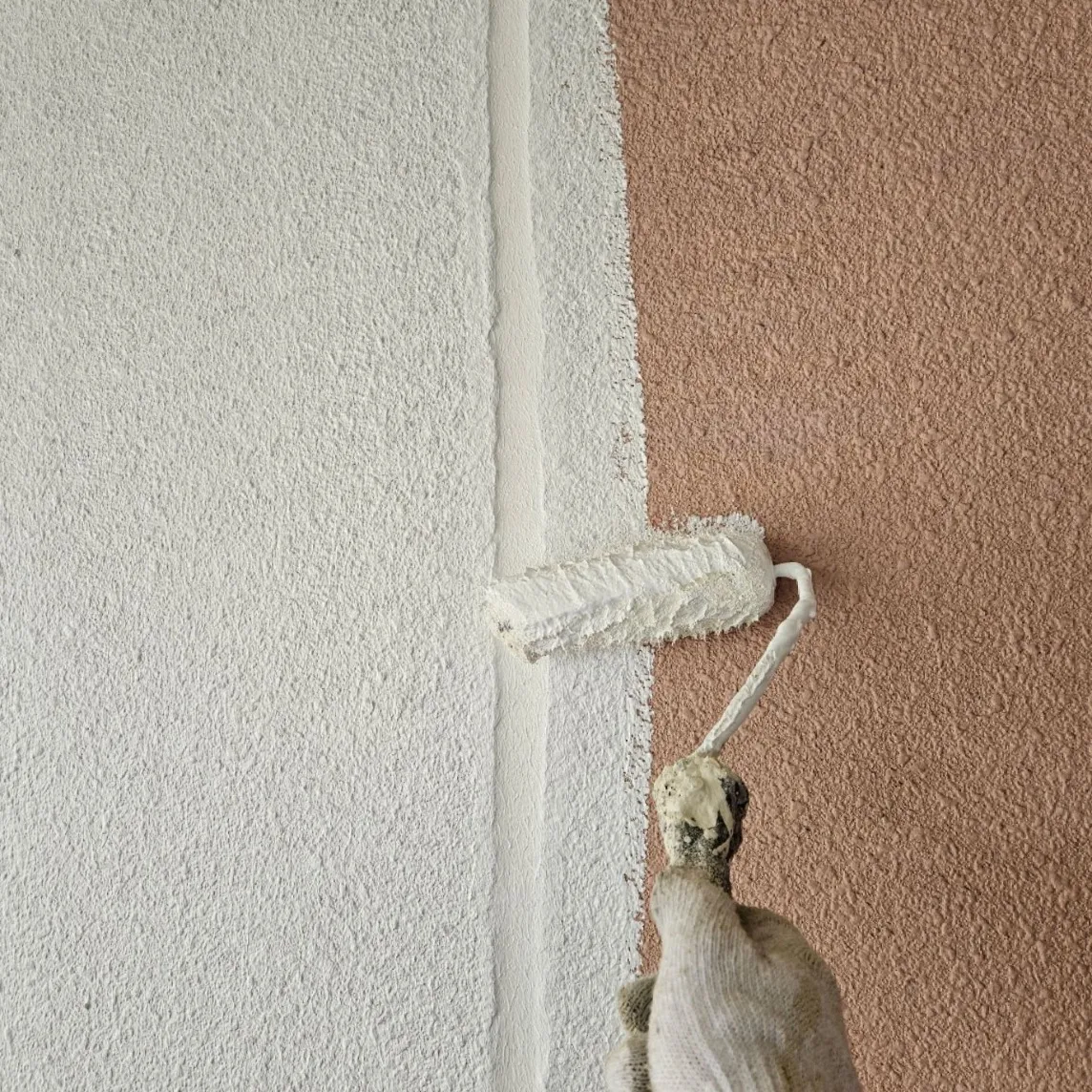 外壁塗装工事 / 下塗り