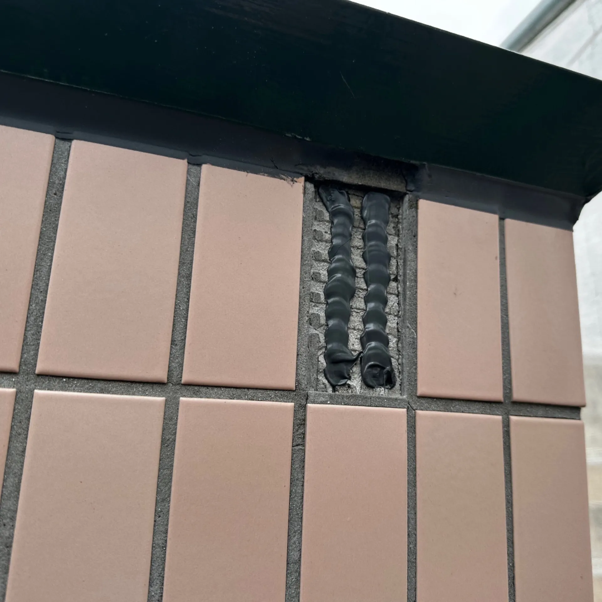 タイル補修工事 / 施工前