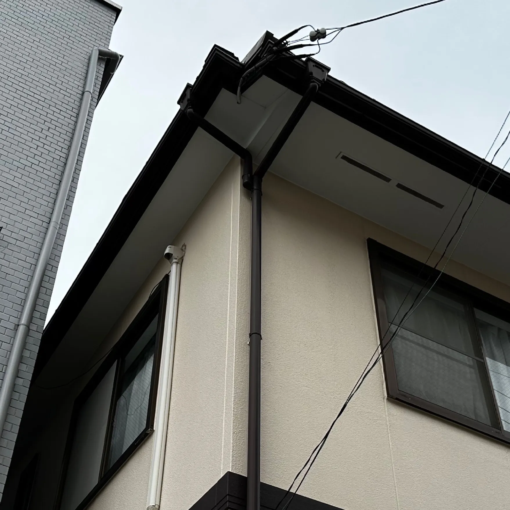 施工前 / 南東側雨樋