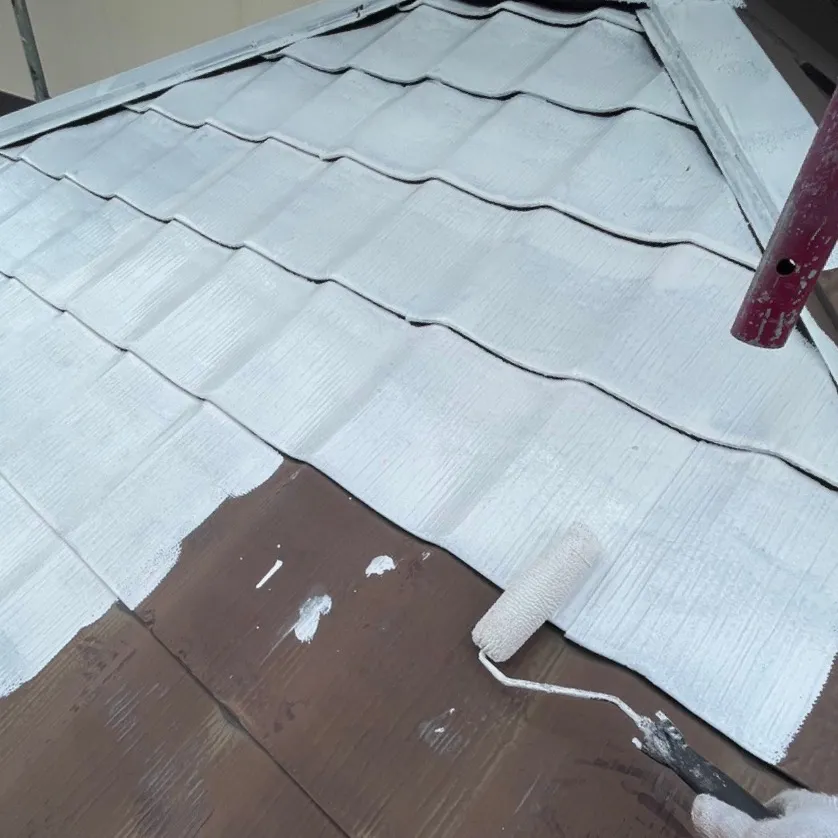 下屋根塗装工事 / 3.下塗り