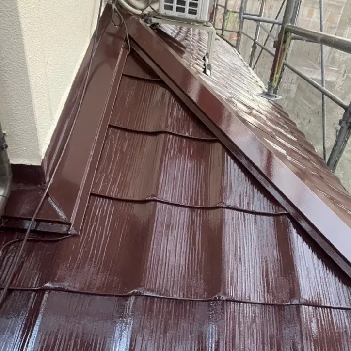 下屋根塗装工事 / 4.中塗り