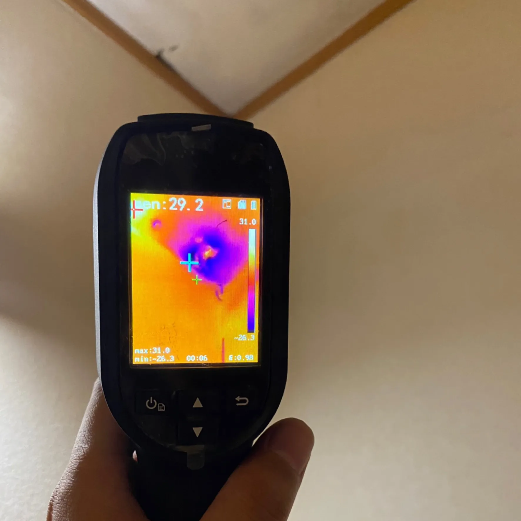 雨漏り防止のための定期点検の重要性