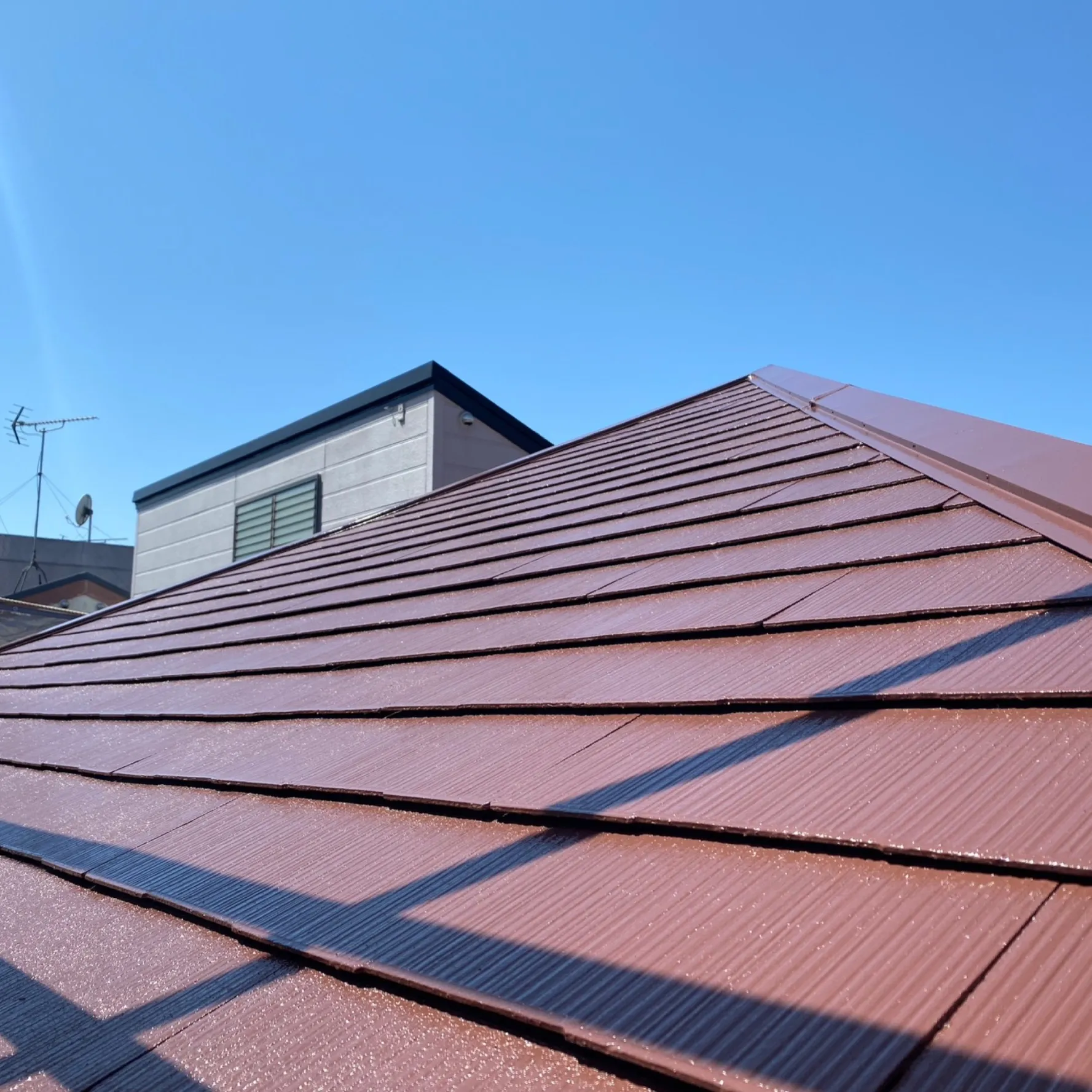 夏の雨漏りを防ぐ屋根外壁の知識