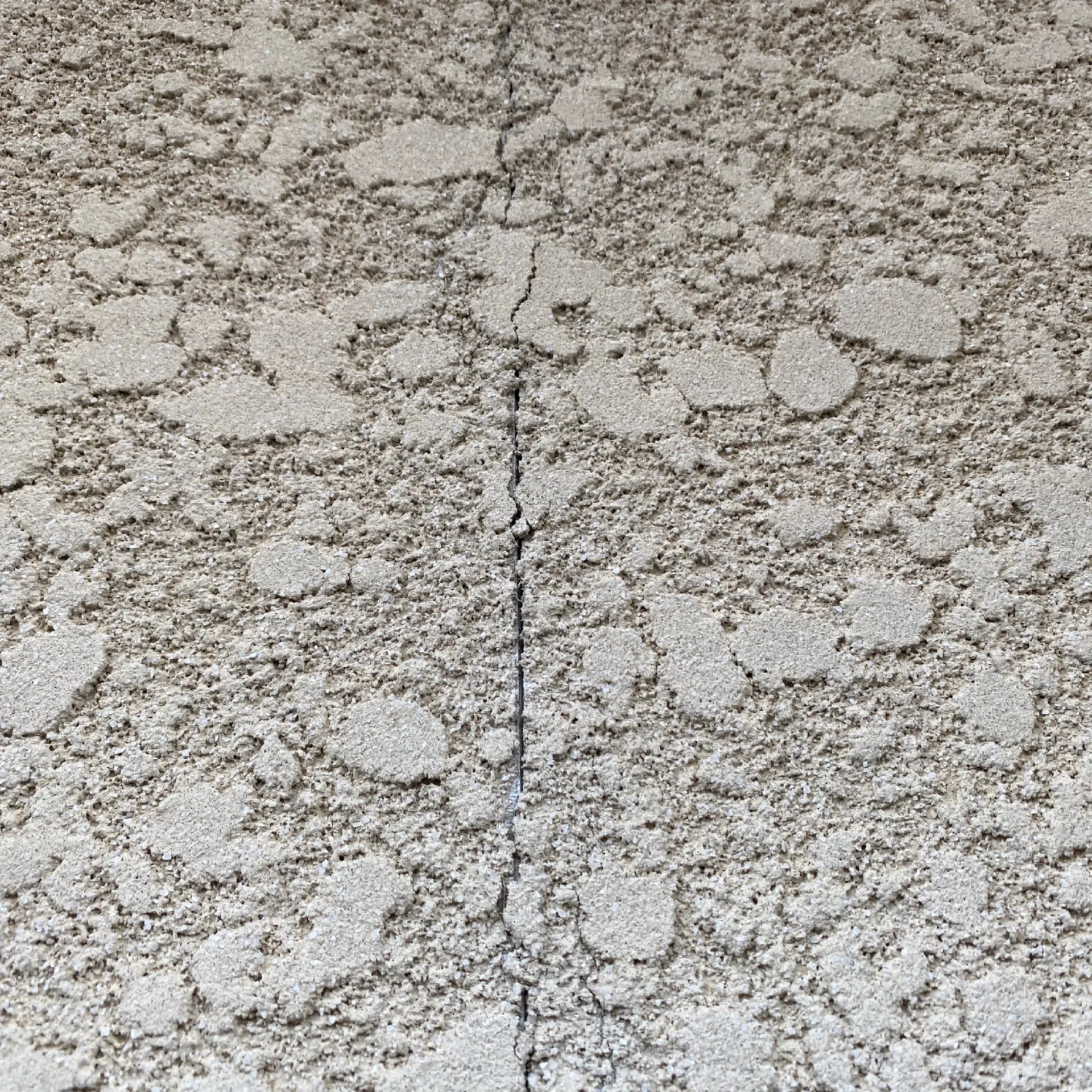 外壁のひび割れ修復のポイント