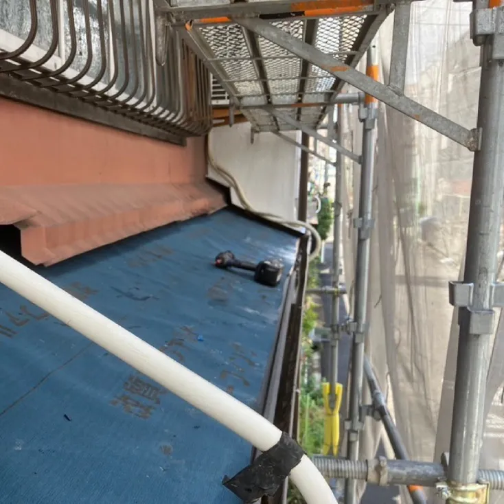 屋根葺き替え工事 / 5.防水シートルーフィング敷設
