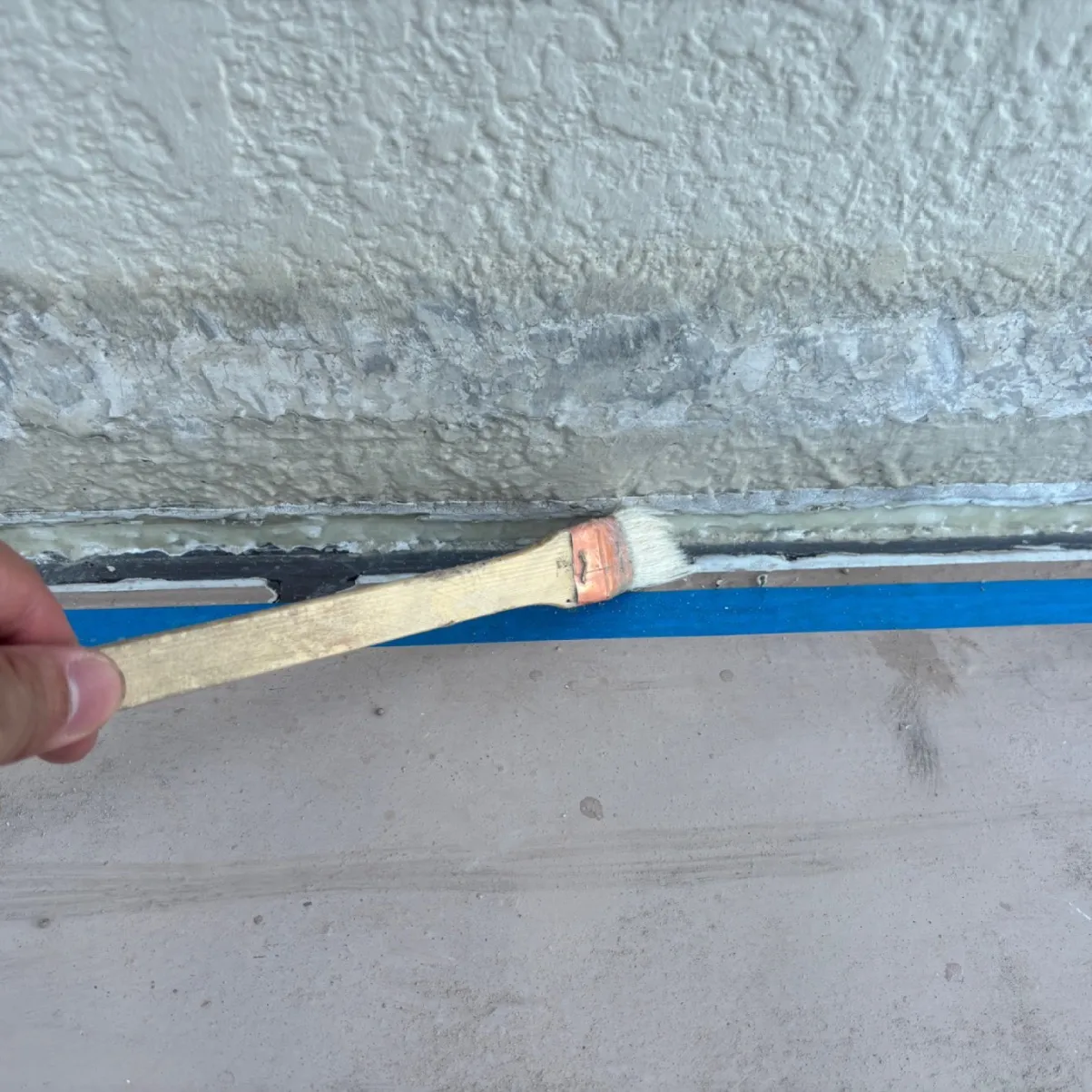 シーリング工事 / 3.プライマー塗布