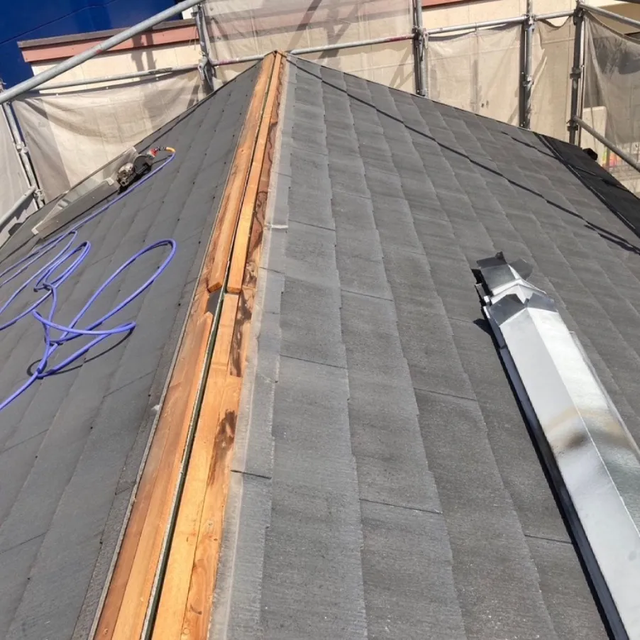 屋根カバー工事 / 2.既設棟板金撤去