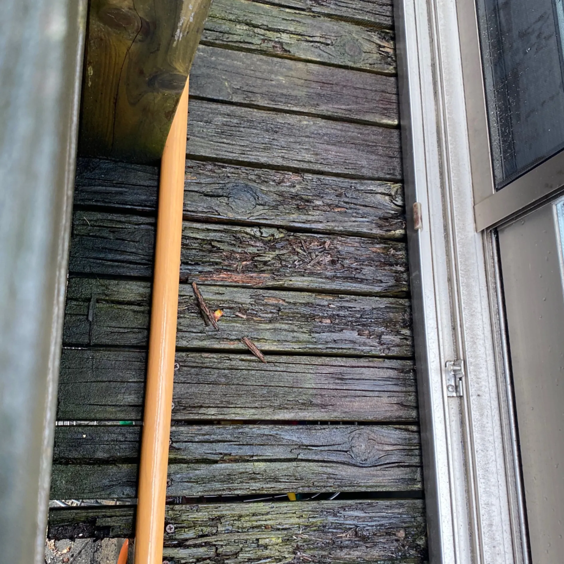 施工前 / ウッドデッキ　腐食