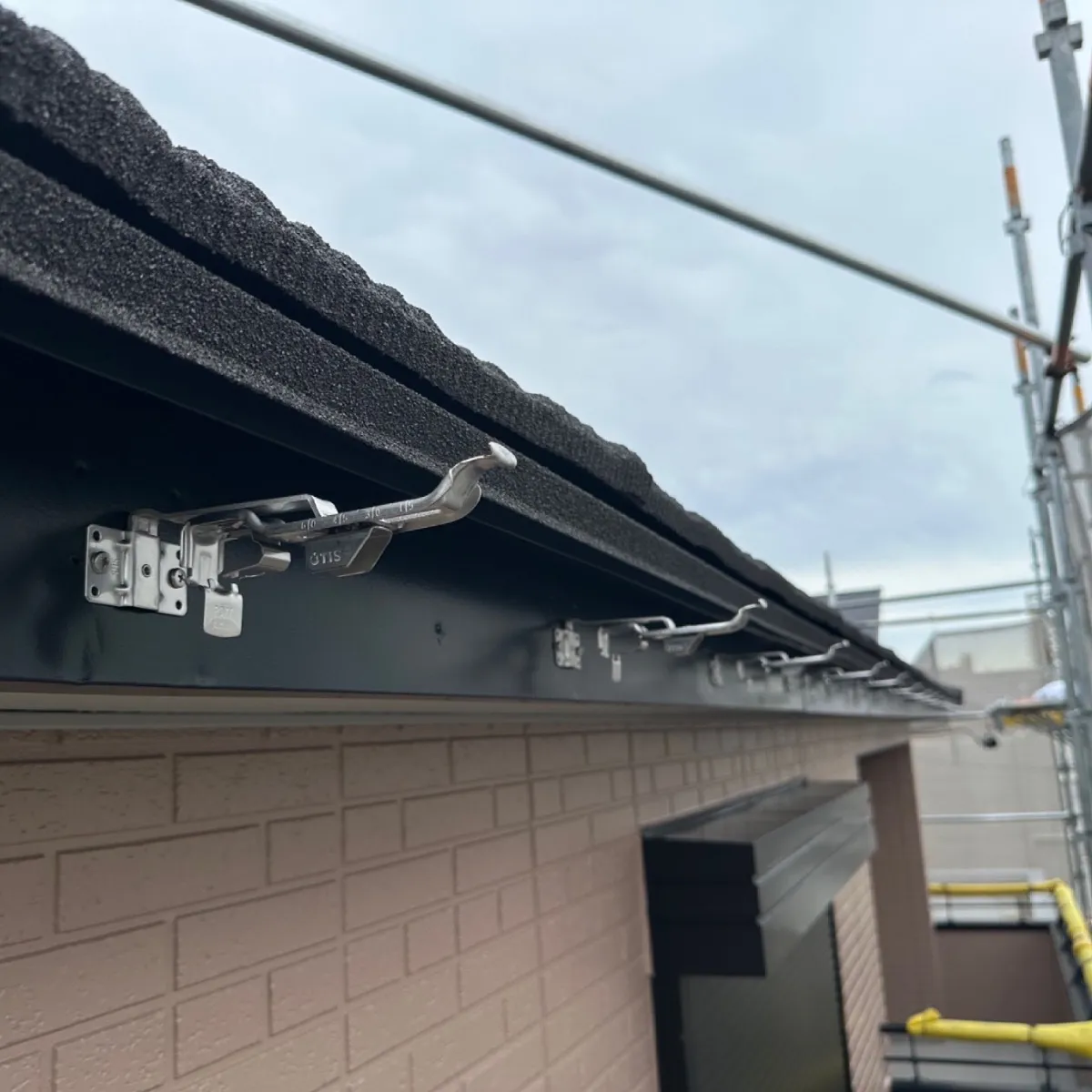 雨樋交換工事 / 樋金具取り付け